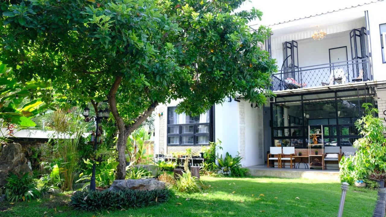 Sherloft Home&Hostel Chiang Mai Exterior foto