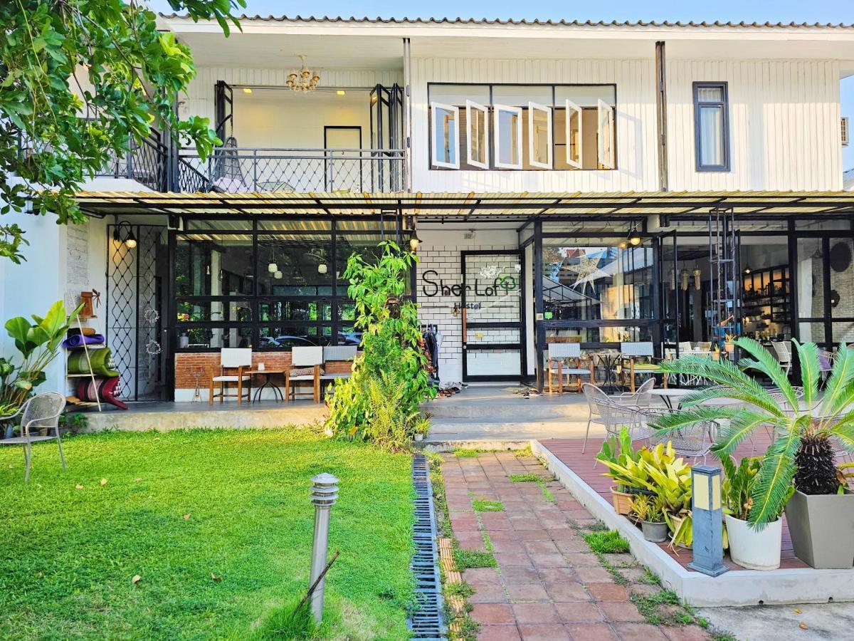 Sherloft Home&Hostel Chiang Mai Exterior foto