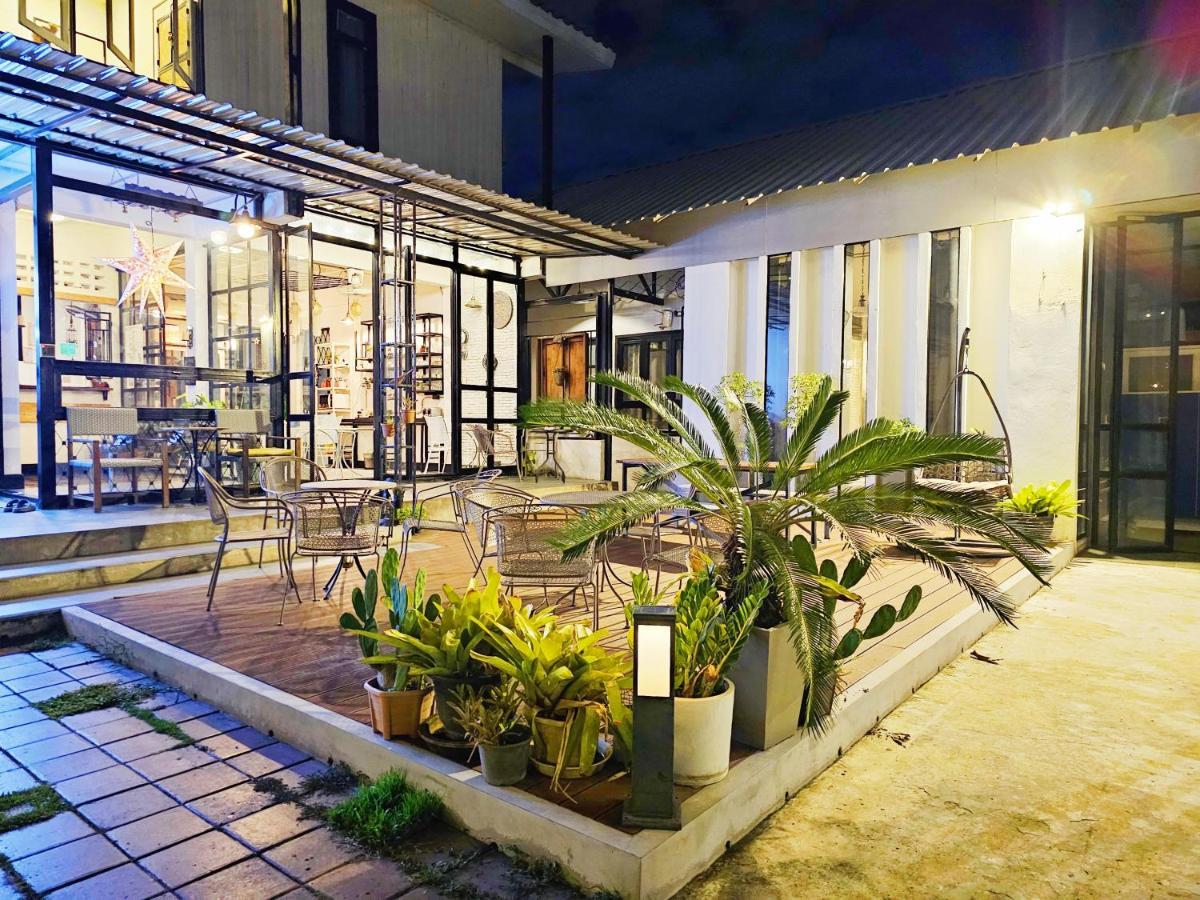 Sherloft Home&Hostel Chiang Mai Exterior foto